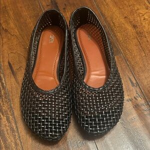 Zara Women's Black Woven Loafers